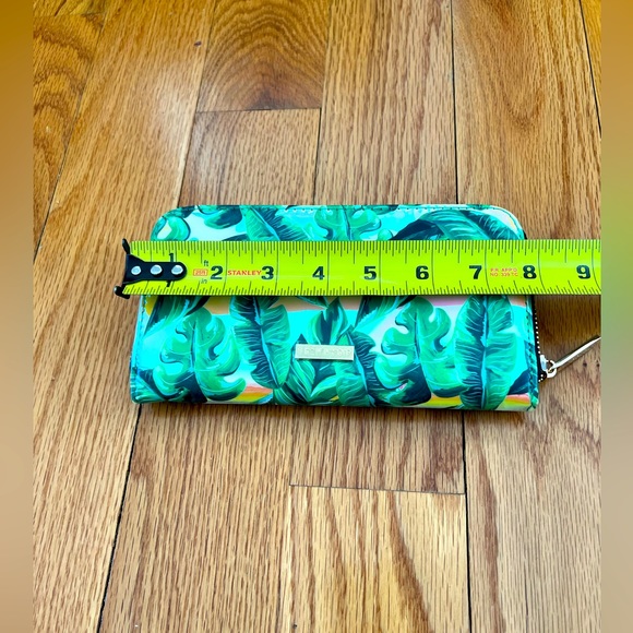 2/$15! NWOT Skinnydip Holographic Zip Wallet - Picture 3 of 7